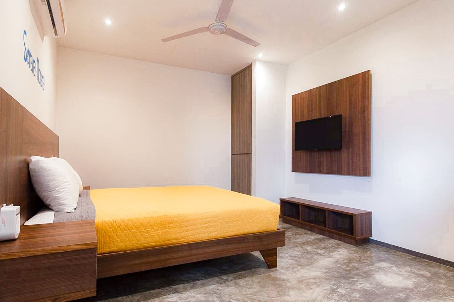 ~ "El Pequeño" ~ Private Condo ~ POOL + ROOFTOP Lounge ~