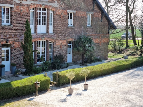 Country estate and equestrian center