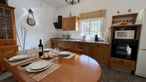 Fridge, microwave, oven, coffee/tea maker