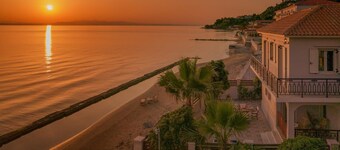 Villa Elizabeth   Seafront Classic Villa!