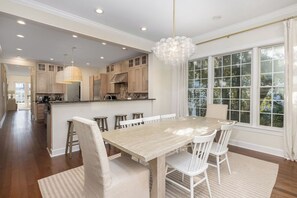 Dining - Stay @ Casa Tortuga on Isle of Palms (Isle Of Palms)