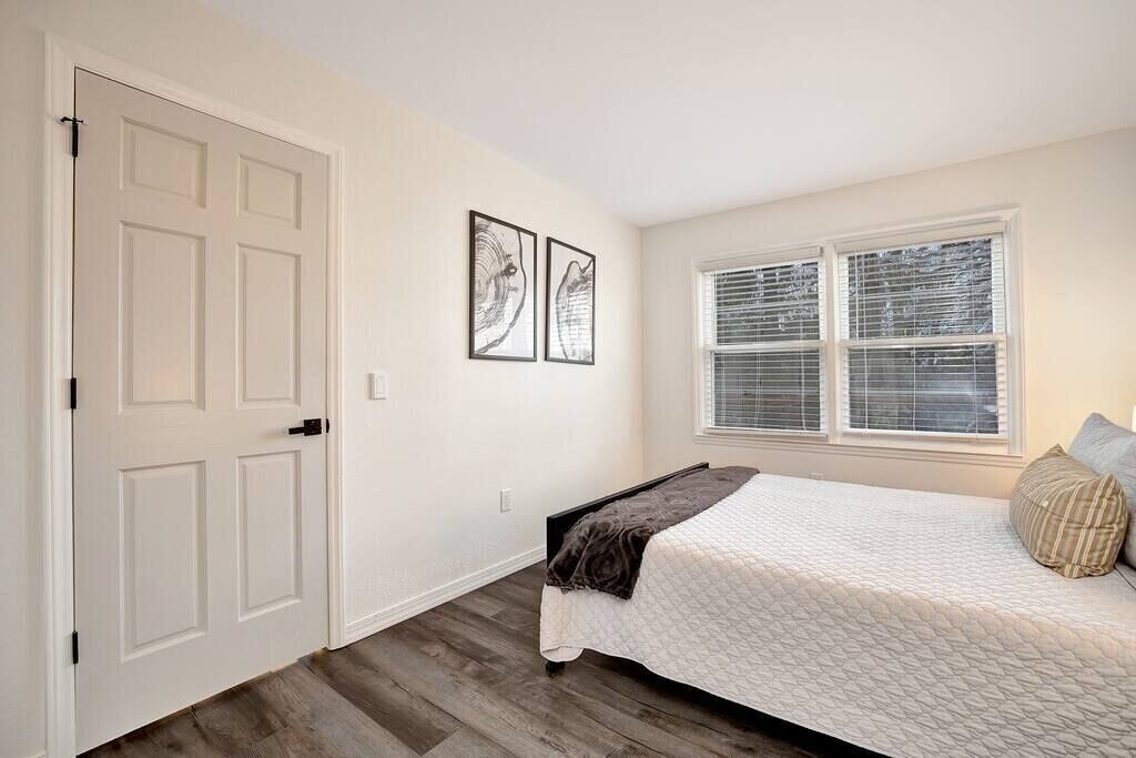 The Peppercorn Tree Haus-10 Mins to Slopes