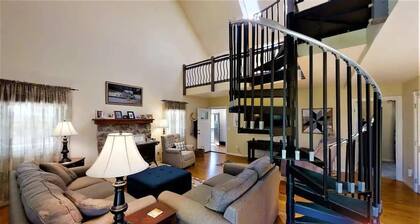 Golf & Southern Comfort Cape with Loft at The Cove
