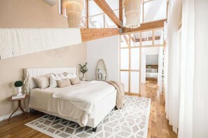 3 bedrooms, desk, iron/ironing board, travel cot