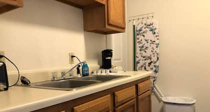 Music studio getaway, close to entertainment!