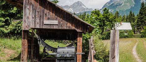 Cottage (Postaja Mir) | BBQ/picnic area