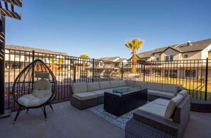 Terrace/patio - O-13| Private Hot Tub! Ping Pong, Balcony+Fire Pit (Santa Clara)