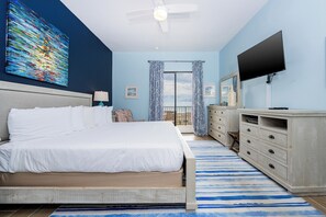 3 slaapkamers, een strijkplank/strijkijzer, gratis wifi, beddengoed