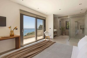 5 bedrooms, iron/ironing board, WiFi, bed sheets