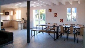 Dining - BRAND NEW LUXURY HOUSE NEAR PORT IN PEACE (Le Palais)
