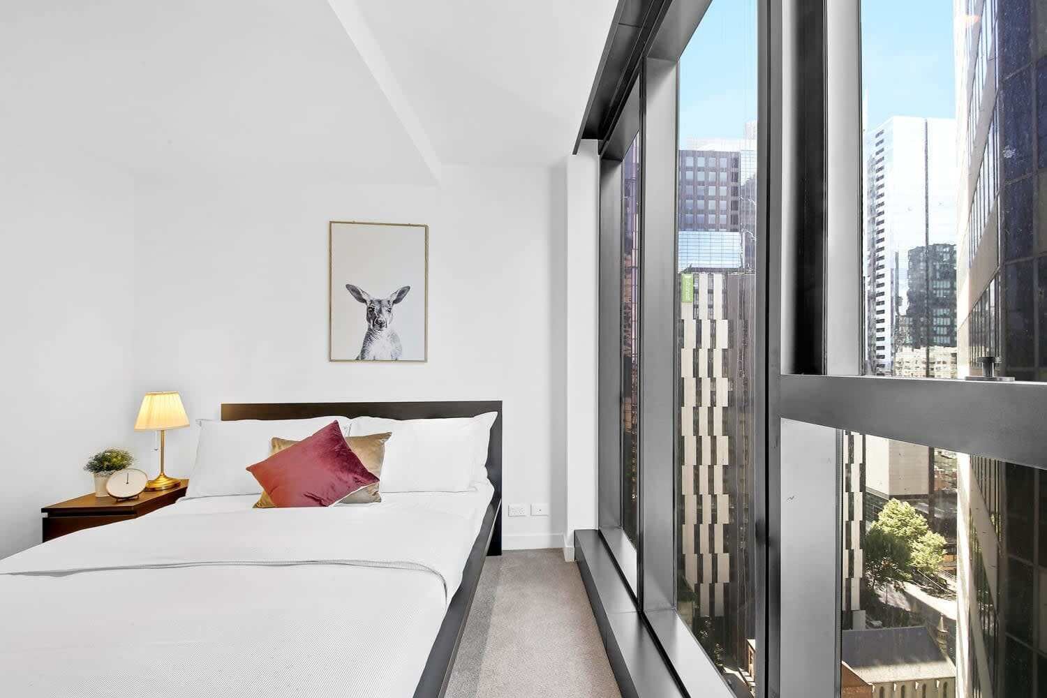 A Comfy & Modern Apt Near Melbourne Central