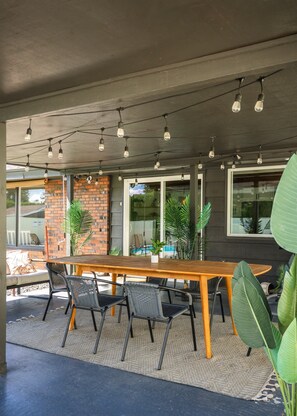 Outdoor dining - Modern Rancher Oasis  I  Gorgeous Pool! (Spokane)