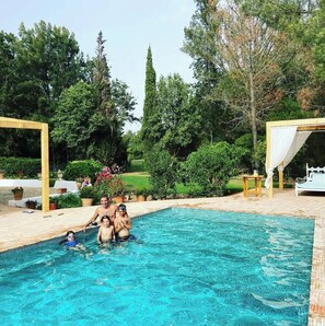 Piscine extérieure, piscine chauffée
