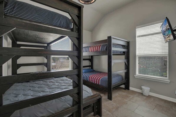 4 chambres, bureau, fer et planche à repasser, Wi-Fi gratuit