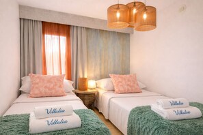 2 bedrooms, in-room safe, iron/ironing board, free WiFi