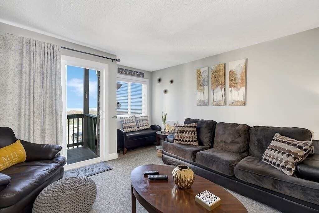 Rojas Rendezvous/Pool/H.Tub/Sauna/Arcade/2nd Floor