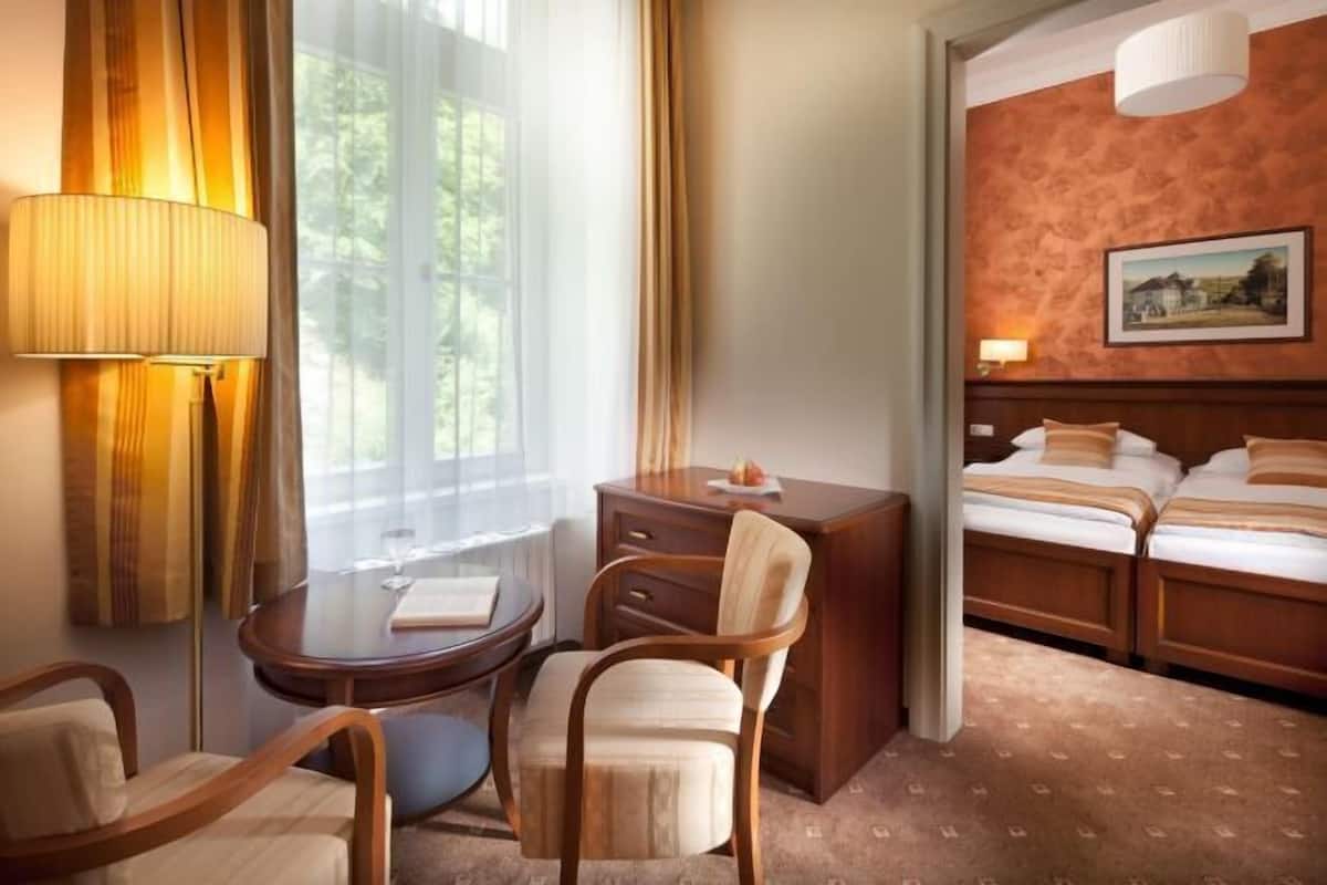 1 bedroom, minibar, desk, free WiFi