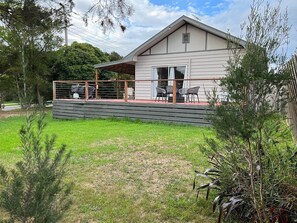 Terrace/patio - Waterloo at Cowes - Three Bedroom House, Sleeps 7 (Cowes)