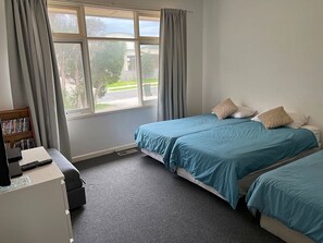4 Schlafzimmer, Bügeleisen/Bügelbrett, Internetzugang