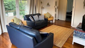 Unclassified image, 4 of 21, button - Waterloo at Cowes - Three Bedroom House, Sleeps 7 (Cowes)