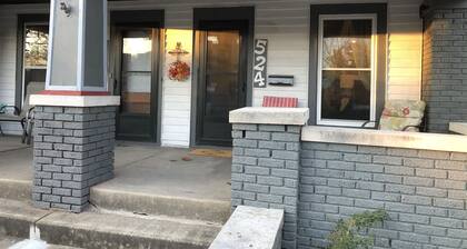 Cozy Downtown 3 Bedroom