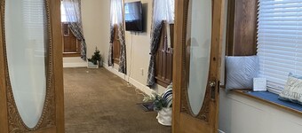 Cozy Downtown 3 Bedroom