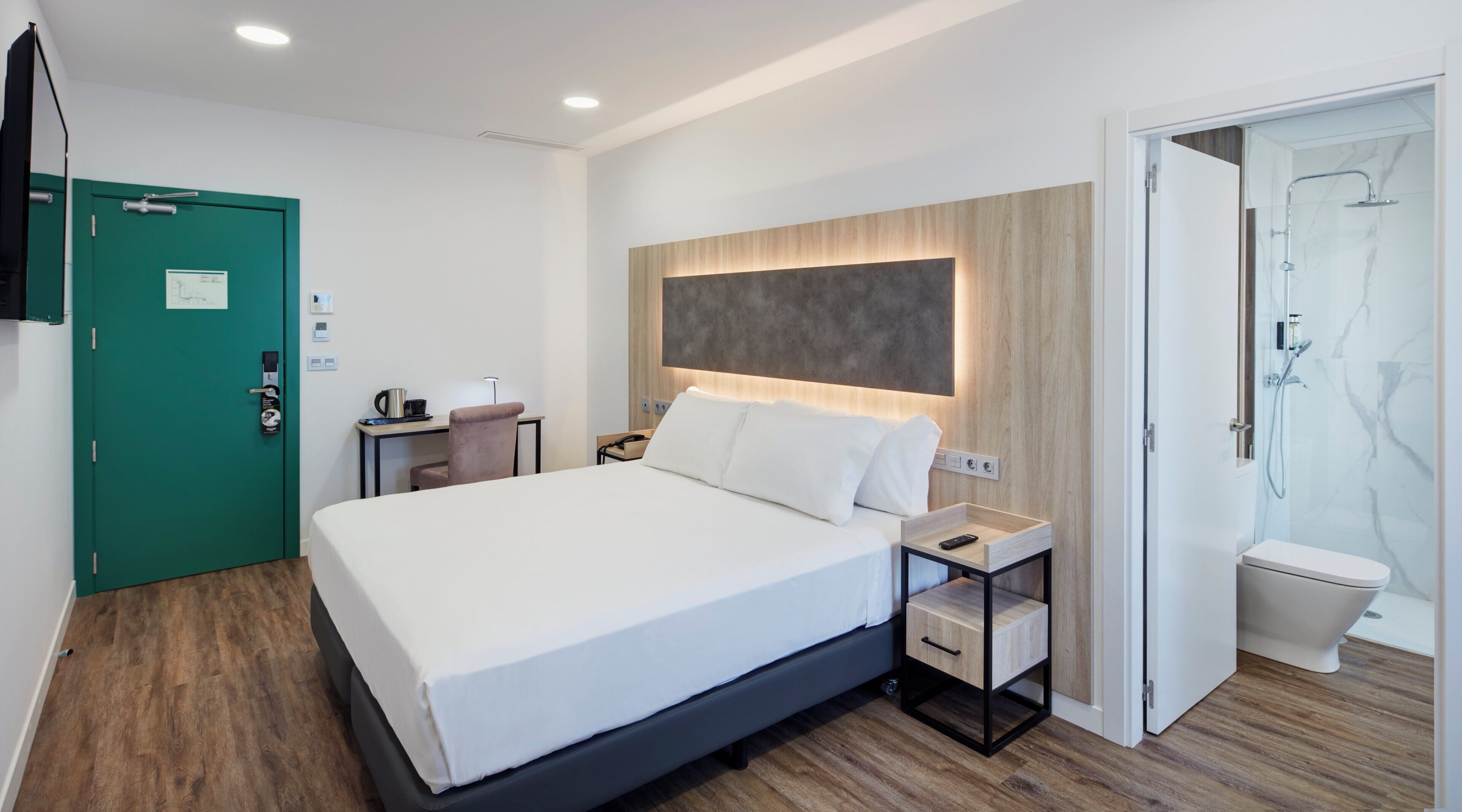 Classic Room | Down comforters, minibar, in-room safe, free WiFi