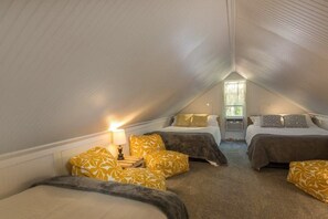 3 makuuhuonetta, työpöytä, silitysrauta/-lauta, ilmainen Wi-Fi