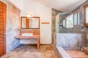Family Villa, 3 Bedrooms, Non Smoking, Private Pool | Bathroom | Shower, towels - Anas Villa by Concierge4u (Playa del Carmen)