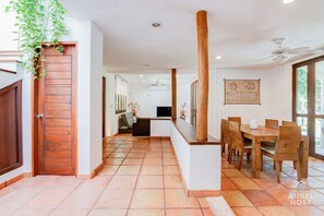 Villa familiar, 3 habitaciones, para no fumadores, alberca privada | Comedor