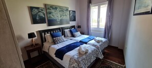 2 bedrooms, travel crib, free WiFi, bed sheets