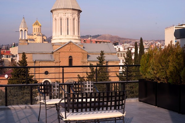 Studio Suite Junior | Seprai antialergi, tempat tidur Tempur-Pendic, brankas, dan meja kerja