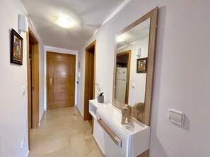 Shower, towels