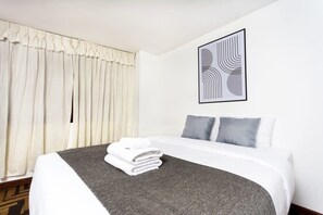 3 chambres, fer et planche à repasser, Wi-Fi, draps fournis