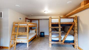 7 soverom, strykejern/-brett, wi-fi og sengetøy