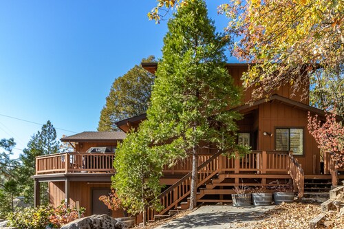 Walk to Pines Village • Boat Slip + Swim Deck • Lake View • Ping Pong