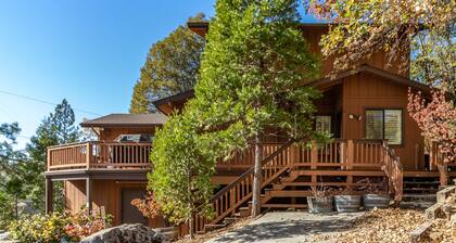 Walk to Pines Village • Boat Slip + Swim Deck • Lake View • Ping Pong