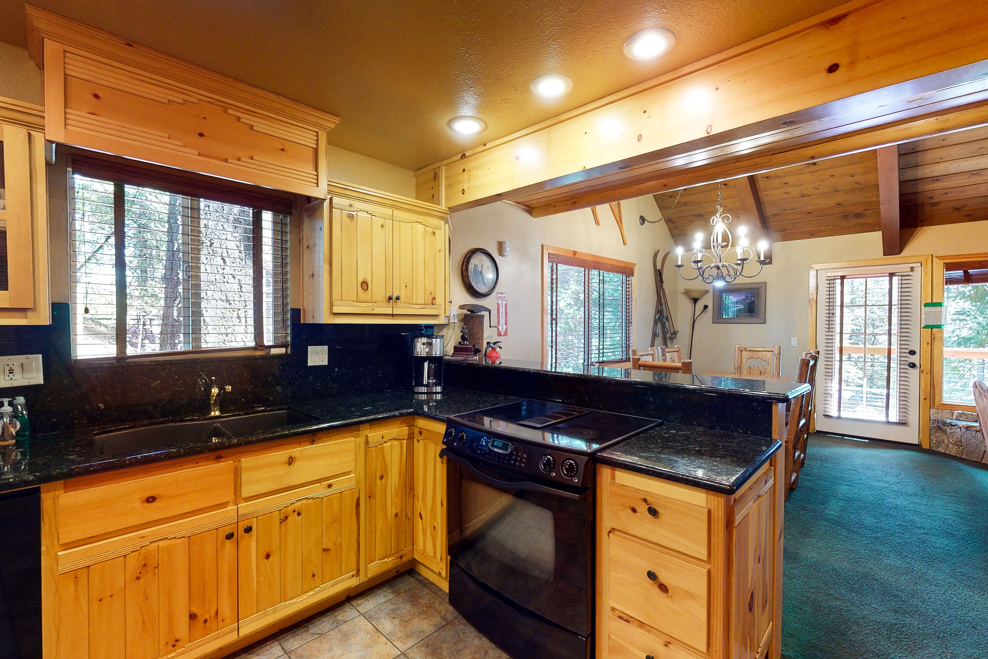 Mountain Cabin just minutes from Yosemite’s south entrance
