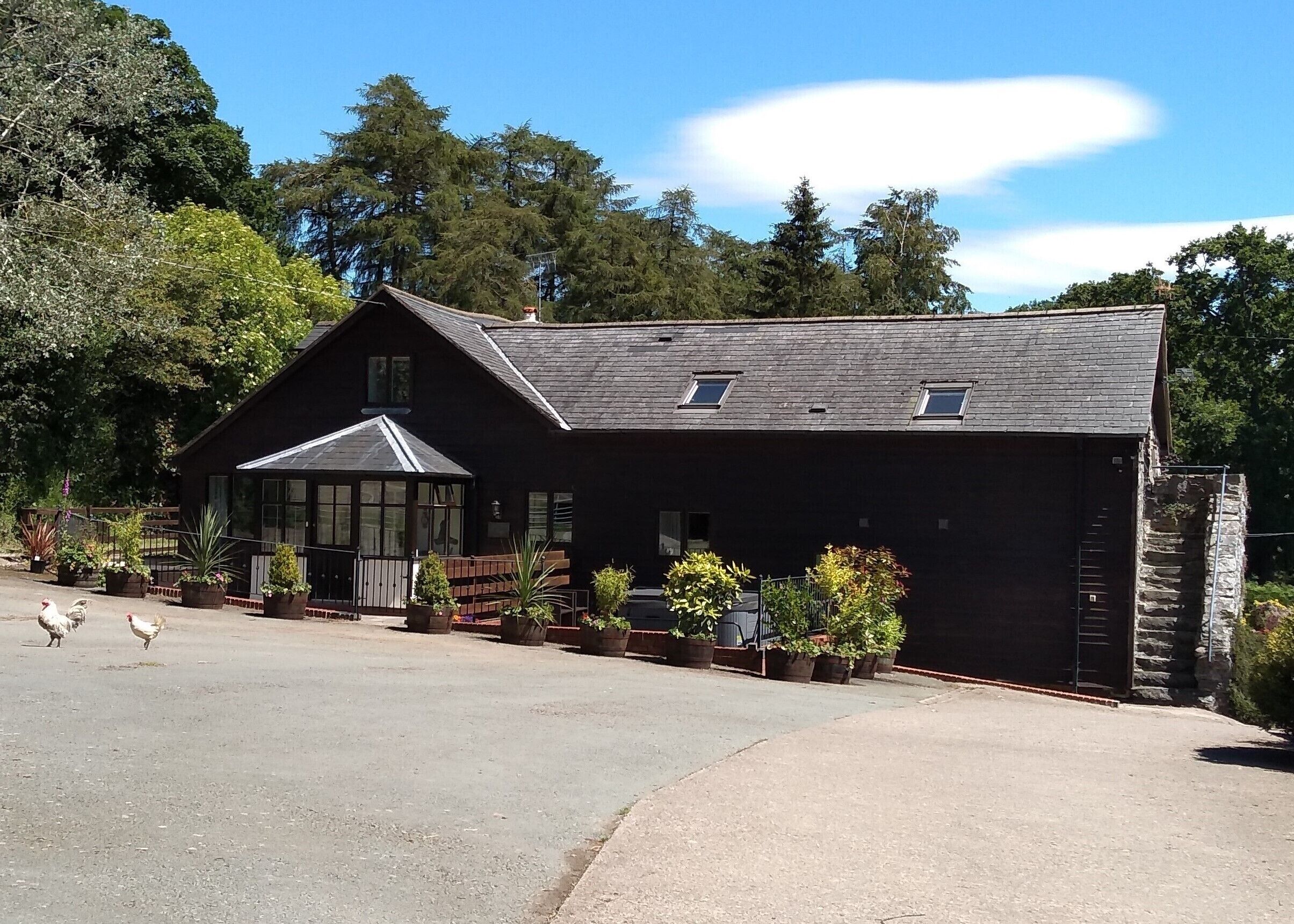 Sheep Dip Cottage - 5* Cyfie Farm, with hot tub and log burner