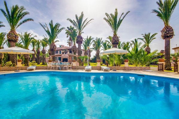 Finca in Alcudia with large private pool.