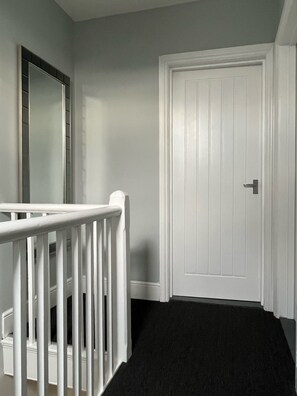 Interior - Large four bedroom home in Bournemouth
(bournemouth)