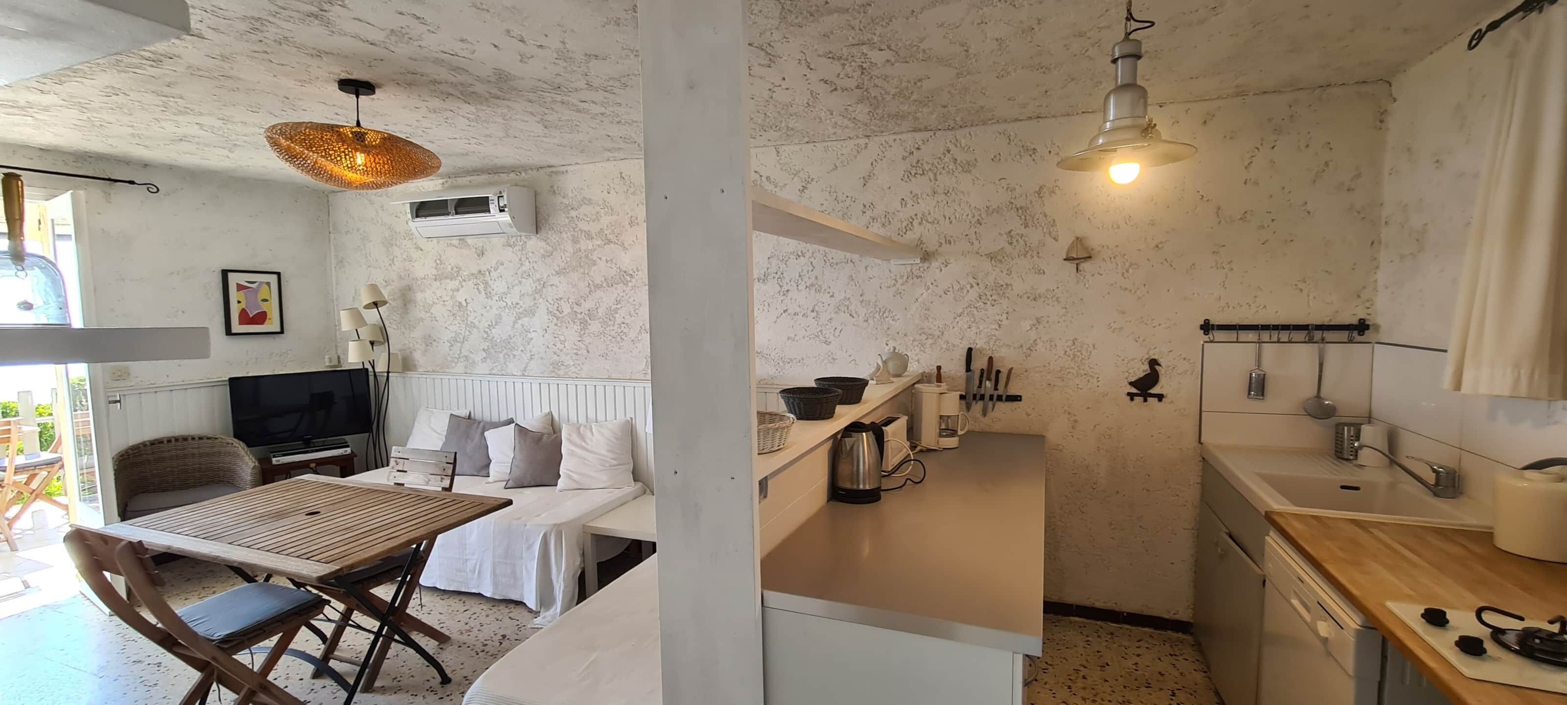 Villa Arbousier, 180° sea view, large terrace, 8 people