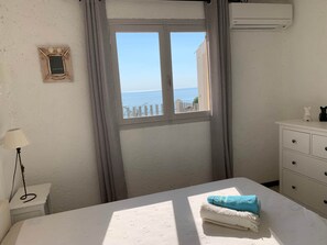 2 室のベッドルーム、アイロン / アイロン台、WiFi、ベッドシーツ