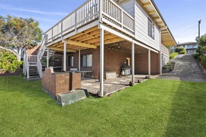 Outdoor dining - Ocean View Retreat (Anglesea)
