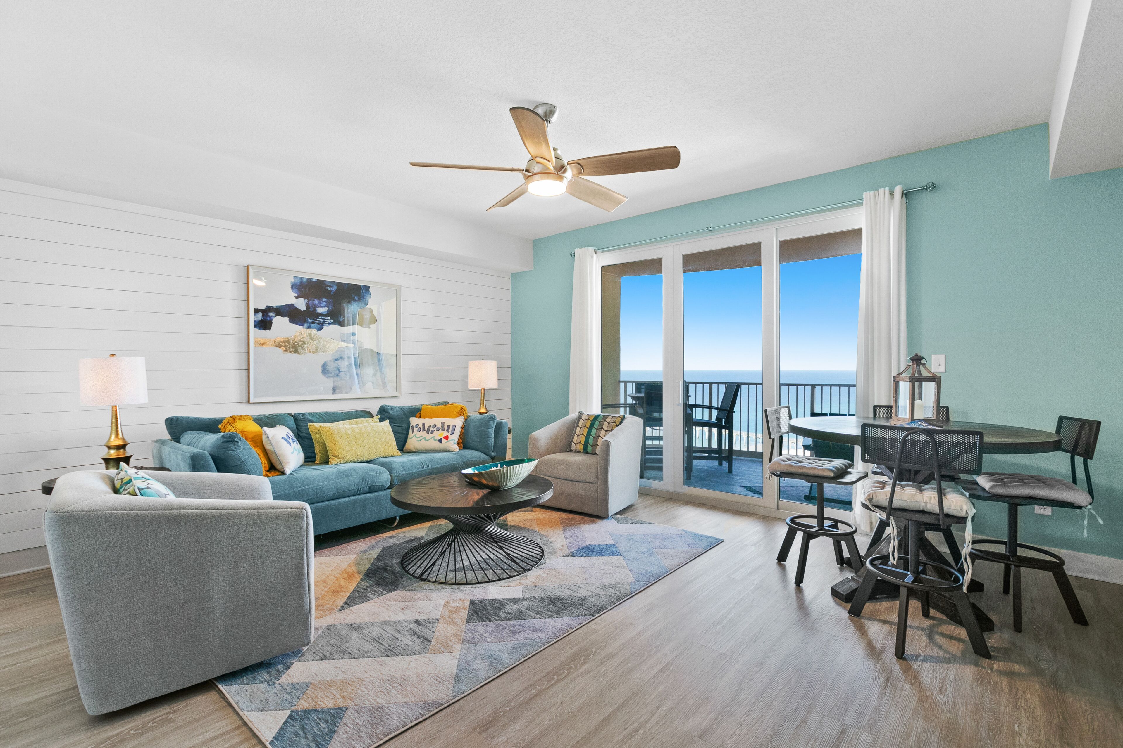 18th-floor condo with water views, pool, hot tub & private beach access