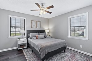 3 chambres, fer et planche à repasser, Wi-Fi, literie fournie