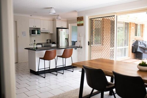 The Valerie Gardens | Homely & Cosy, Sleeps 11