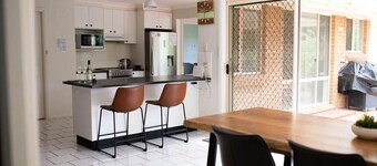 The Valerie Gardens | Homely & Cosy, Sleeps 11