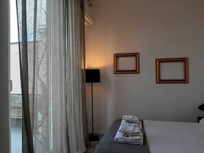 1 makuuhuone, työpöytä, silitysrauta/-lauta, ilmainen Wi-Fi