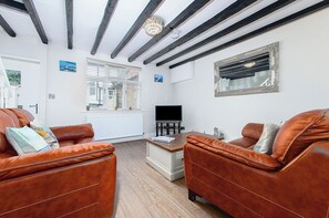 Living area - 5 Ivy Yard (Whitby)